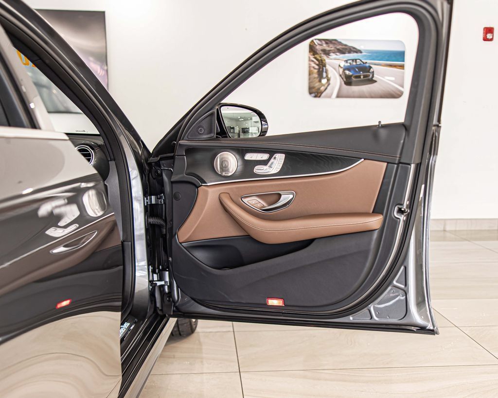Used 2023 Mercedes-Benz E 450 4MATIC Sedan image 39