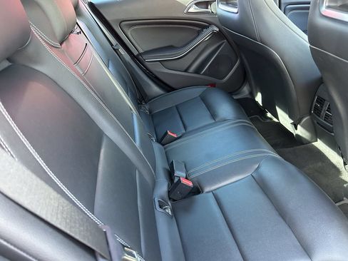 Used 2019 Mercedes-Benz CLA 250 image 11