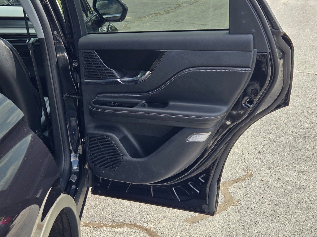 Used 2022 Lincoln Corsair AWD w/ Equipment Group 101A image 8