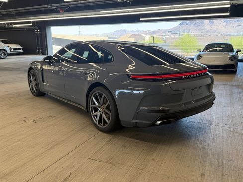 Certified 2025 Porsche Panamera image 3