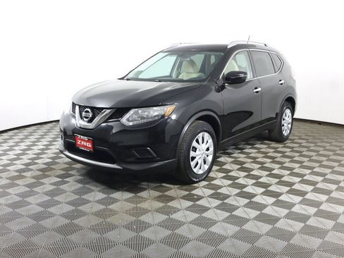 Used 2016 Nissan Rogue S w/ Appearance Package image 1
