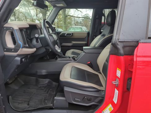 Used 2023 Ford Bronco Wildtrak image 18