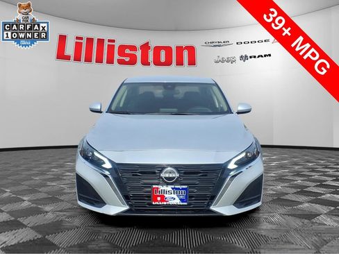 Used 2023 Nissan Altima 2.5 SV image 8