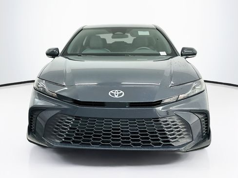 Used 2025 Toyota Camry SE FWD image 2