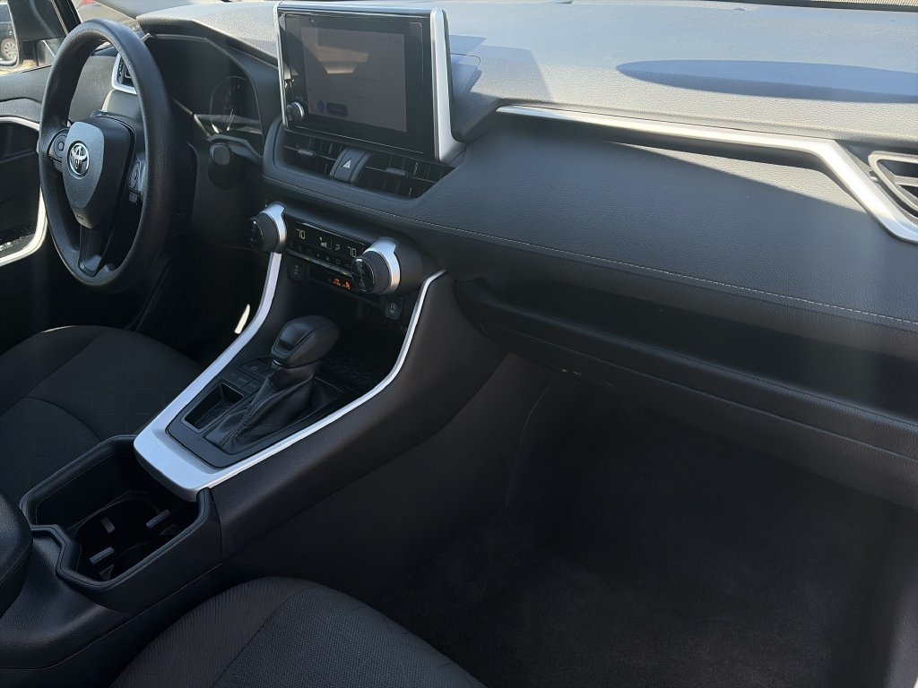 Used 2025 Toyota RAV4 XLE FWD image 29