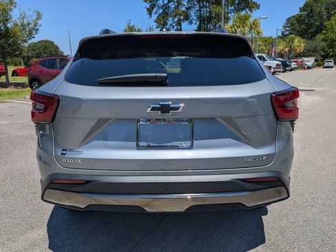 Used 2024 Chevrolet Trax ACTIV w/ Driver Confidence Package FWD image 5