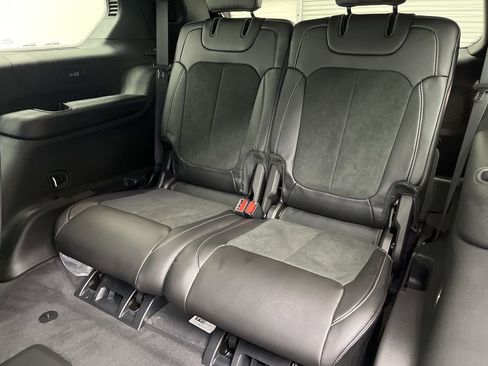 New 2025 Jeep Grand Cherokee L Altitude RWD image 5