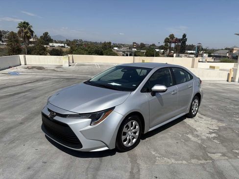 Used 2025 Toyota Corolla LE FWD image 4