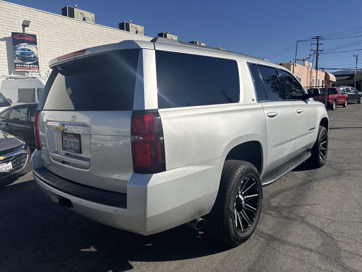 Used 2016 Chevrolet Suburban LT RWD image 6