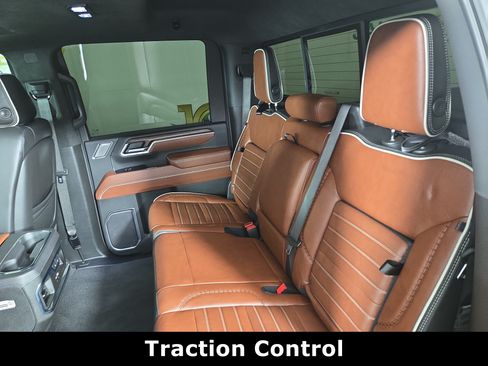 Certified 2025 GMC Sierra 3500 Denali Ultimate AWD/4WD image 12