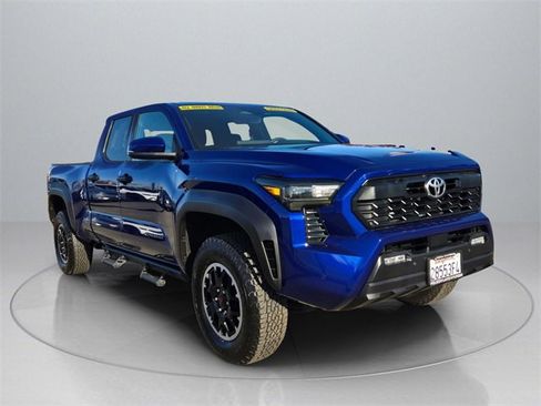 Used 2025 Toyota Tacoma TRD Off-Road image 10