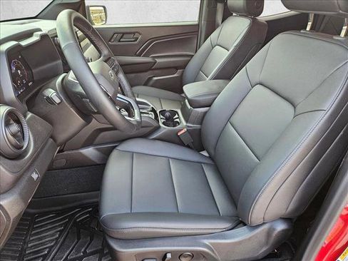 Used 2025 Chevrolet Colorado Trail Boss AWD/4WD image 15