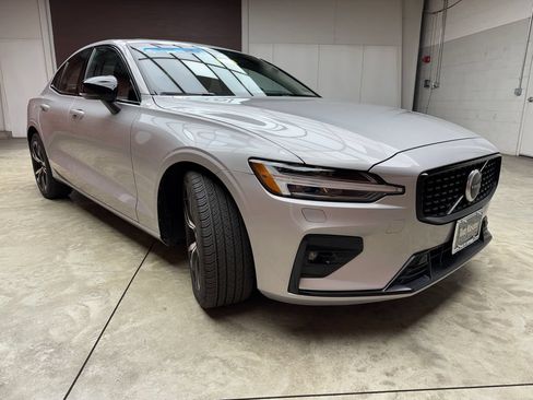 Used 2025 Volvo S60 B5 Core FWD image 6