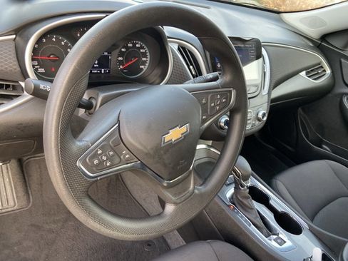 Used 2024 Chevrolet Malibu LT image 34