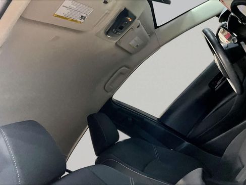Used 2025 Toyota Corolla LE FWD image 14