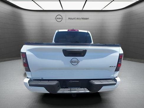 Certified 2025 Nissan Frontier SV w/ Tow Package AWD/4WD image 5