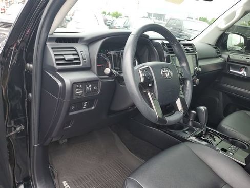 Used 2021 Toyota 4Runner Venture w/ Moonroof Package AWD/4WD image 19