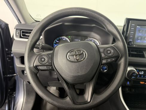 Used 2022 Toyota RAV4 XLE AWD/4WD image 20