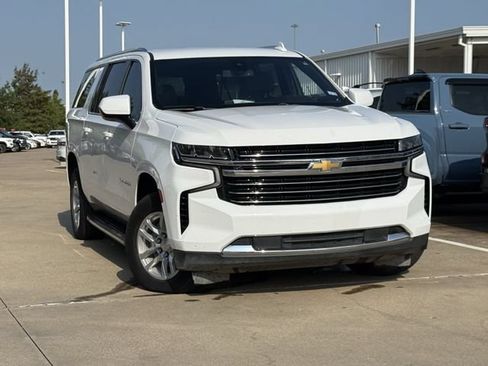 Used 2021 Chevrolet Suburban LT RWD image 1