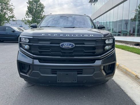 Used 2025 Ford Expedition Max Active AWD/4WD image 2