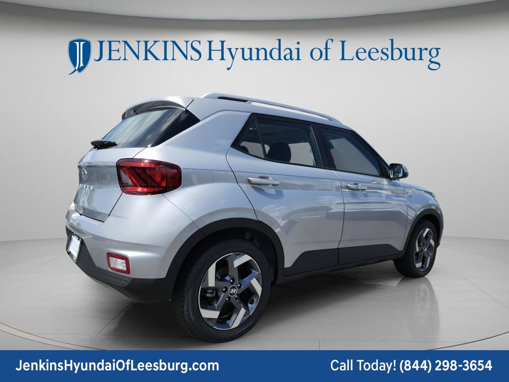 New 2026 Hyundai Venue SEL FWD image 4