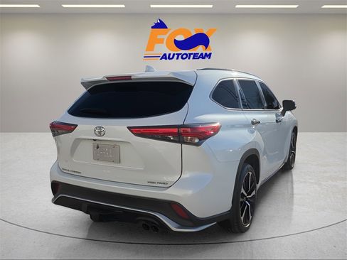 Certified 2022 Toyota Highlander XSE image 5