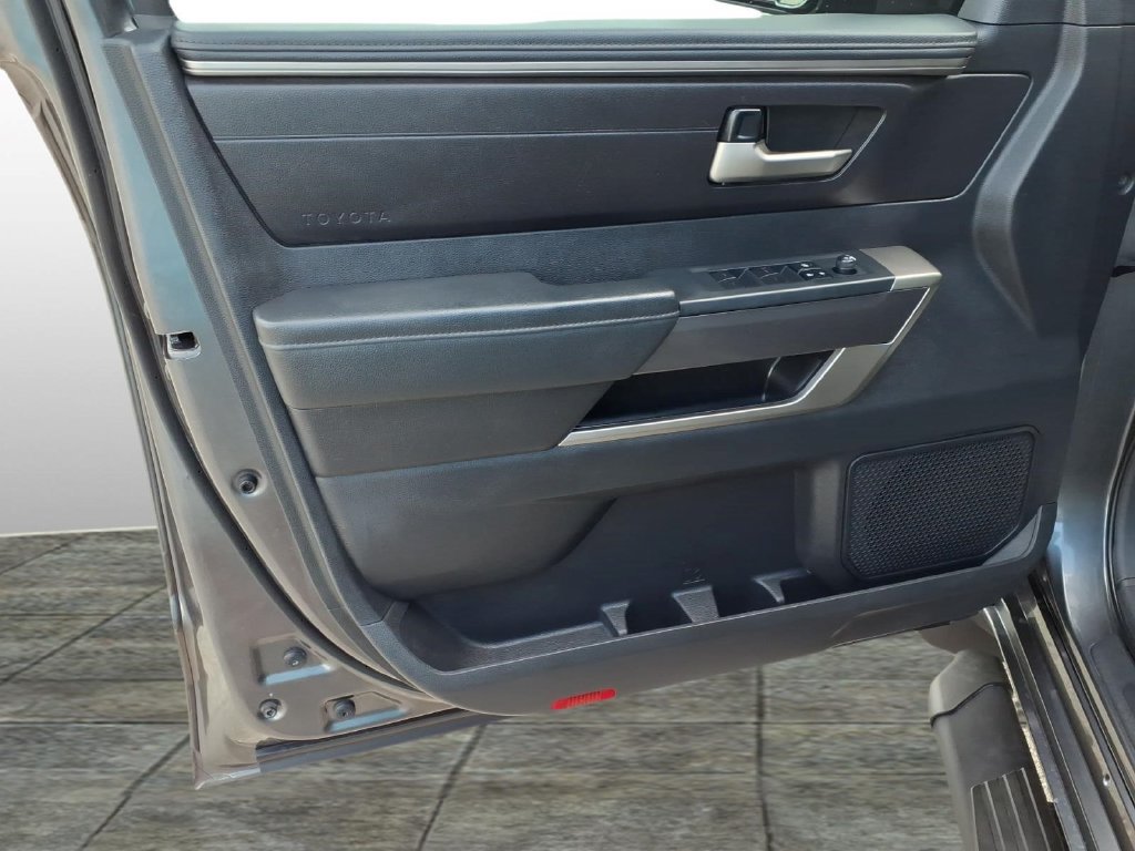 Used 2022 Toyota Tundra SR5 w/ SR5 Premium Package RWD image 11