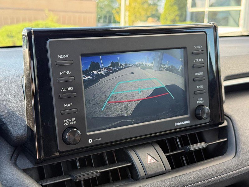 Used 2021 Toyota RAV4 LE AWD/4WD image 24
