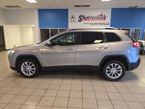 Used 2019 Jeep Cherokee Latitude w/ Popular Appearance Group FWD image 5