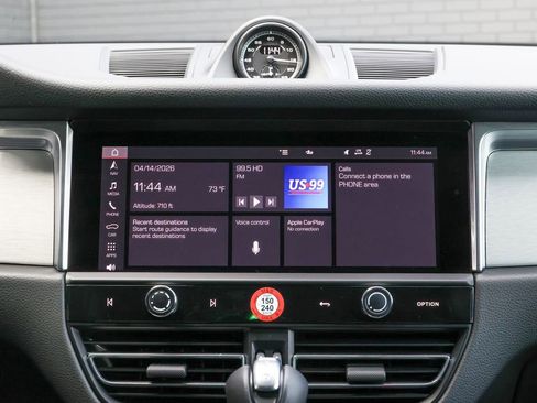 Certified 2026 Porsche Macan AWD/4WD image 30