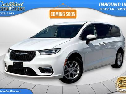 Used 2023 Chrysler Pacifica Touring-L