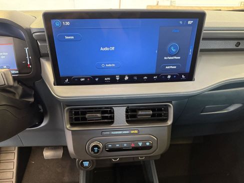 New 2025 Ford Maverick XLT w/ XLT Luxury Package image 18