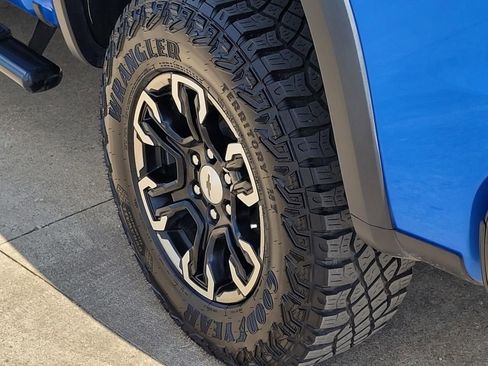 Used 2025 Chevrolet Silverado 1500 ZR2 image 7