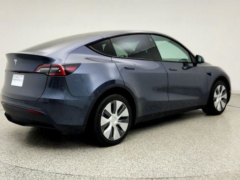 Used 2023 Tesla Model Y Long Range AWD/4WD image 5