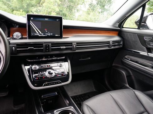 Used 2022 Lincoln Corsair Reserve image 22