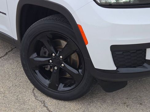 Certified 2023 Jeep Grand Cherokee L Laredo image 3