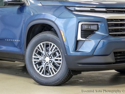 New 2026 Chevrolet Traverse LT w/ Driver Confidence Package FWD image 4