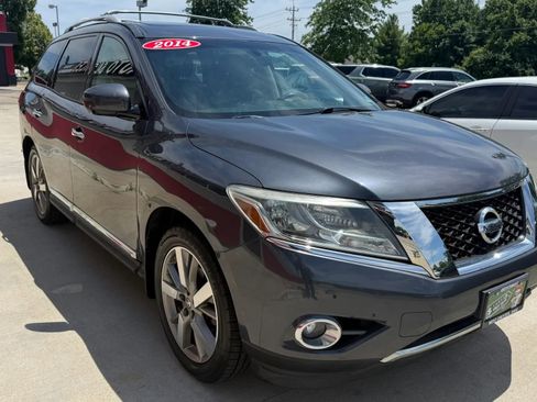 Used 2014 Nissan Pathfinder Platinum w/ Platinum Premium Package AWD/4WD image 2