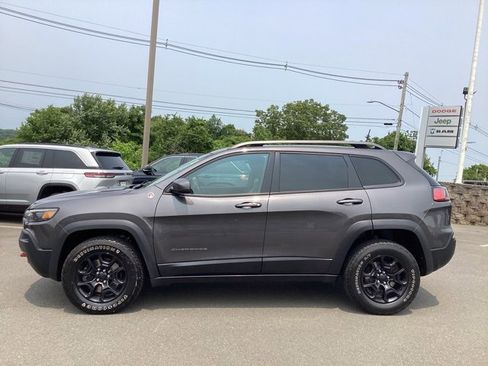 Used 2021 Jeep Cherokee Trailhawk w/ Premium Leather Package image 9