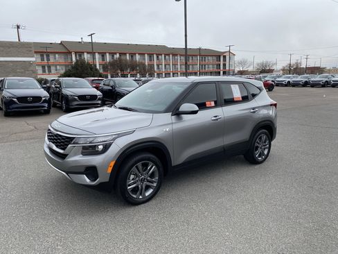 Used 2022 Kia Seltos LX AWD/4WD image 44