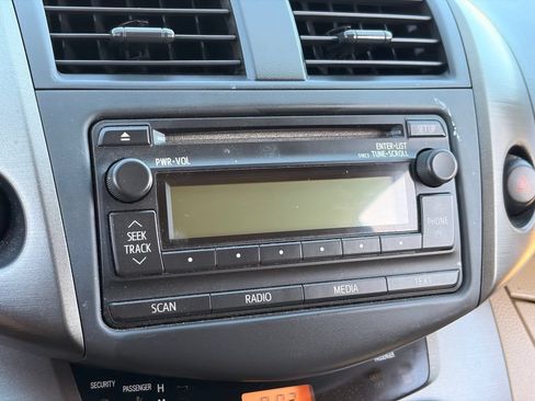 Used 2012 Toyota RAV4 FWD w/ Value Pkg image 23