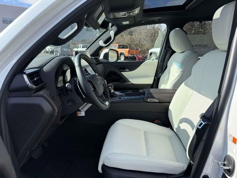New 2026 Lexus LX 600 4WD w/ Luxury Package image 12