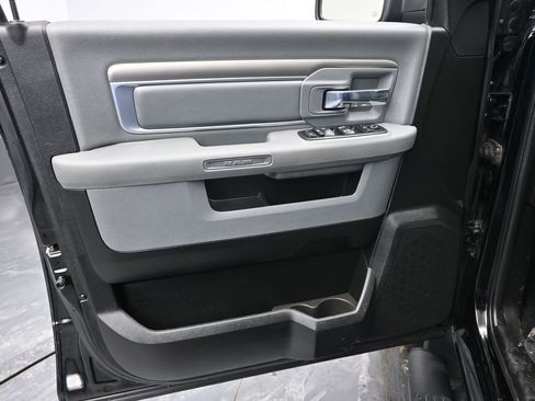 Used 2019 RAM 1500 Classic SLT w/ Black Appearance Group image 27