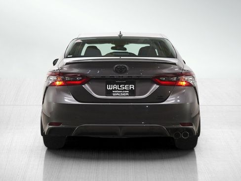 Used 2021 Toyota Camry SE w/ Cold Weather Package image 4