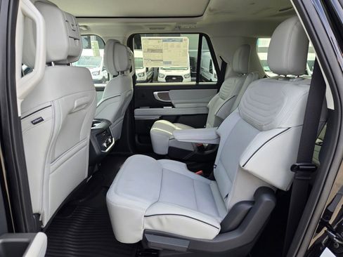 New 2026 Ford Expedition Max Platinum image 7