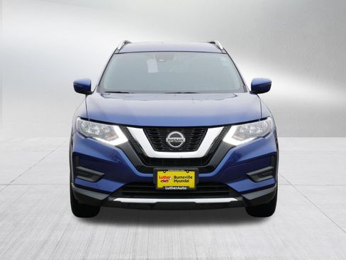 Used 2019 Nissan Rogue SV image 2