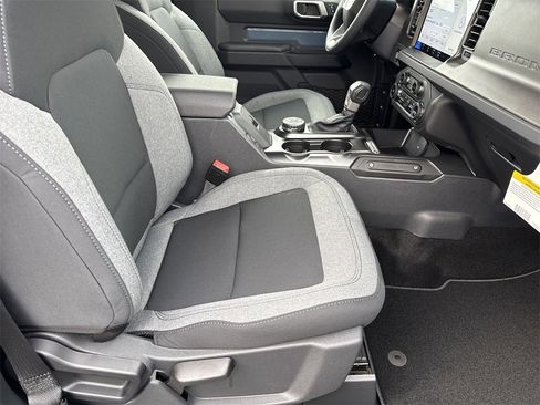 New 2025 Ford Bronco Base w/ Sasquatch Package image 14
