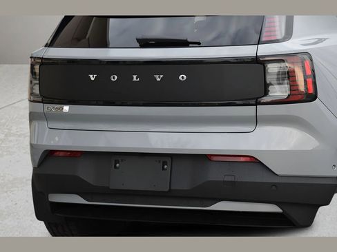 New 2026 Volvo EX30 Cross Country Ultra w/ Protection Package Premier AWD/4WD image 26