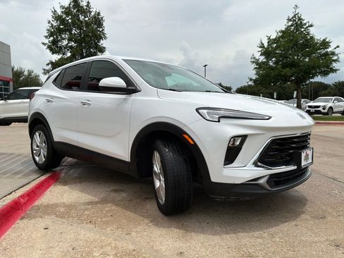Used 2025 Buick Encore GX Preferred FWD image 4
