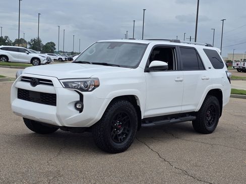 Used 2021 Toyota 4Runner SR5 RWD image 1